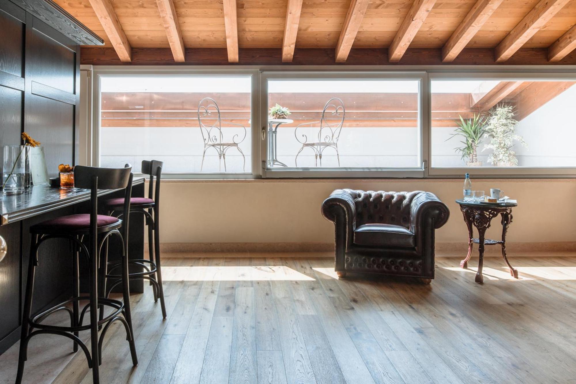 Pavillon Suite & Apartments Пескиера дел Гарда Екстериор снимка