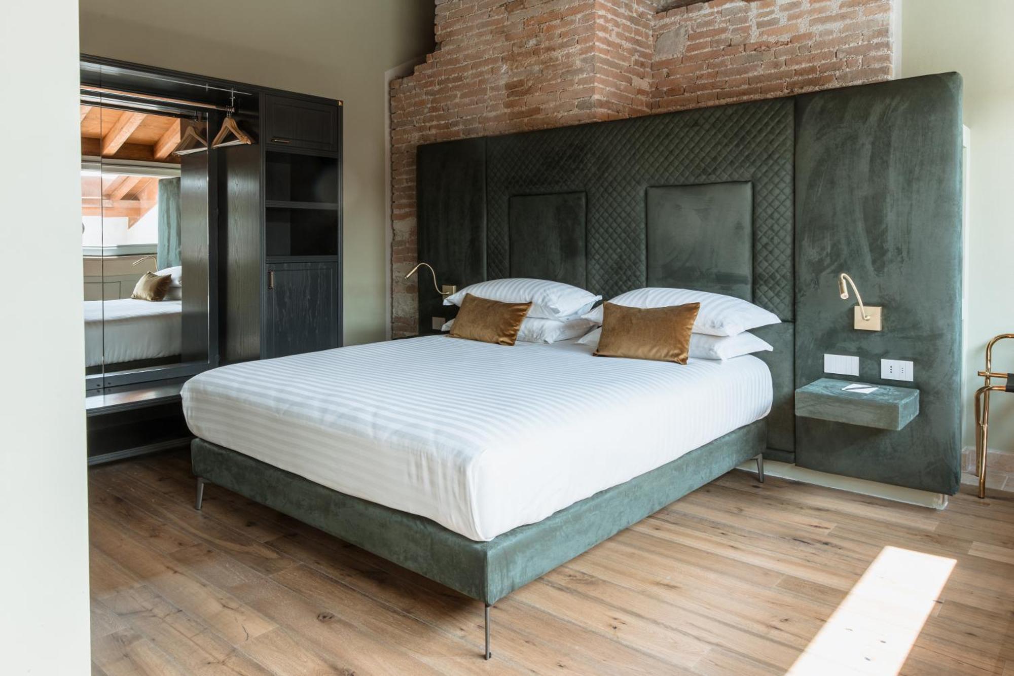 Pavillon Suite & Apartments Пескиера дел Гарда Екстериор снимка