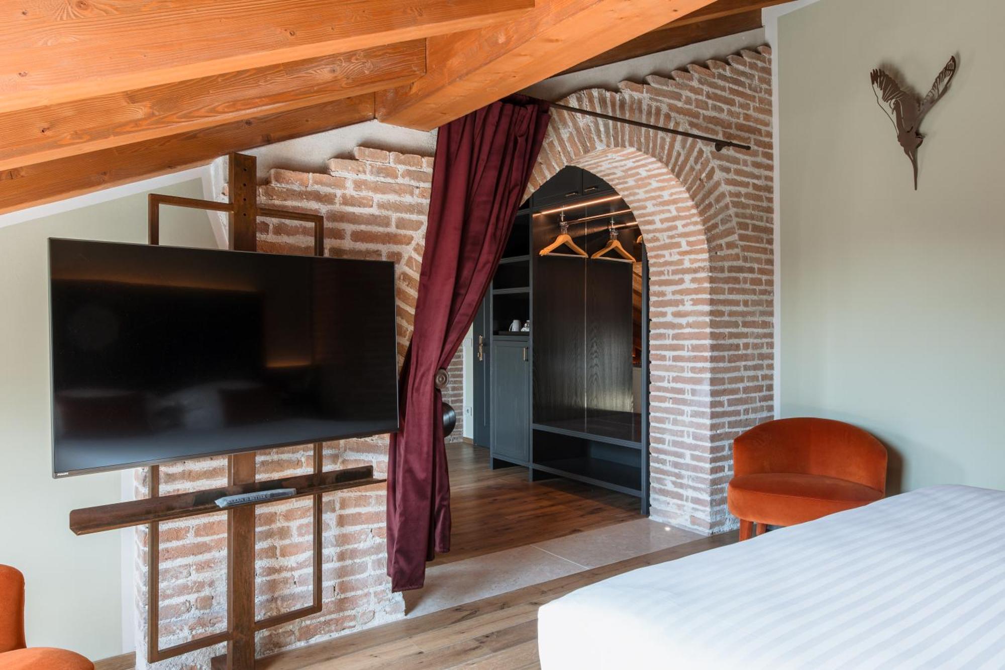 Pavillon Suite & Apartments Пескиера дел Гарда Екстериор снимка
