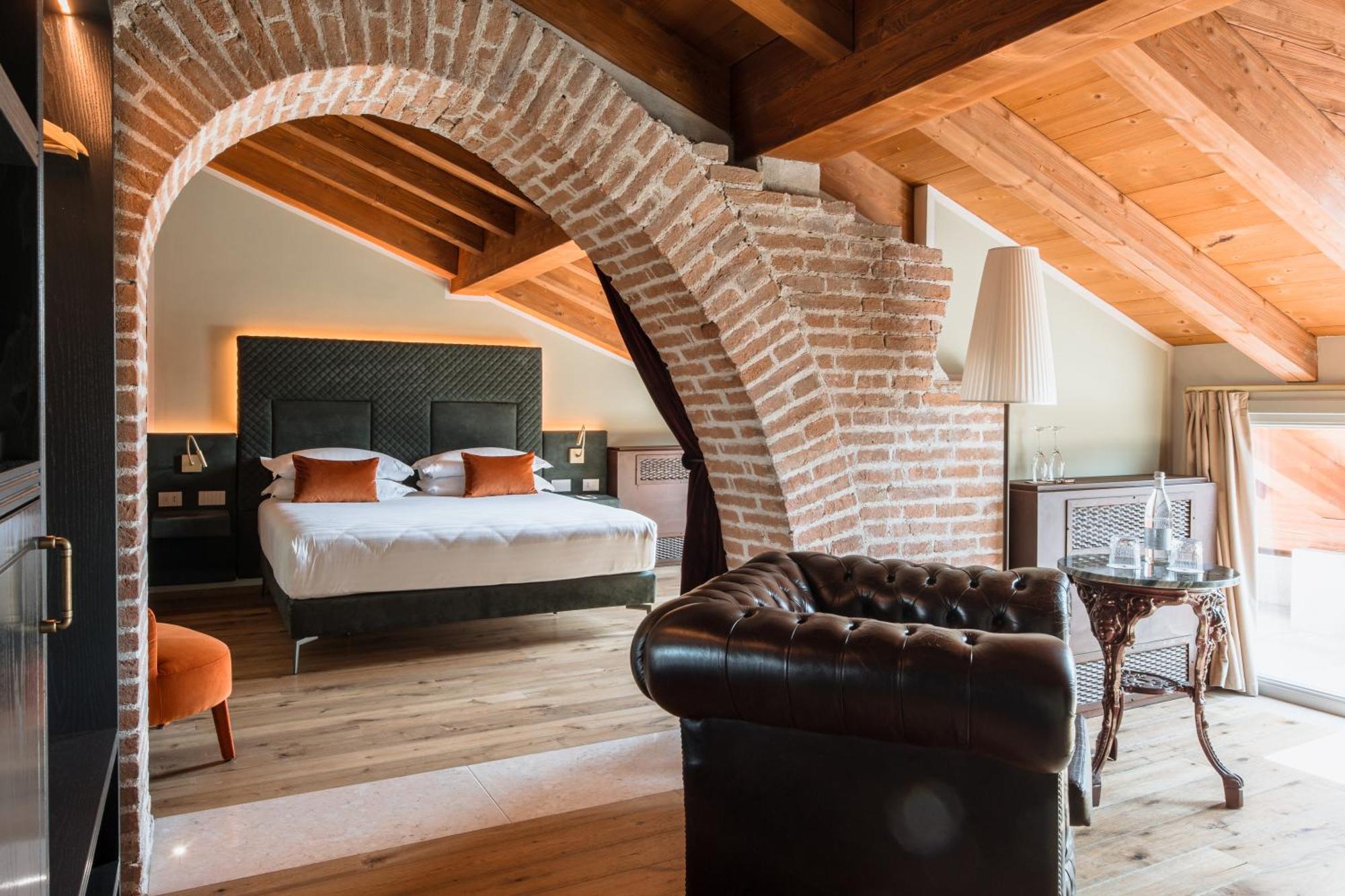 Pavillon Suite & Apartments Пескиера дел Гарда Екстериор снимка