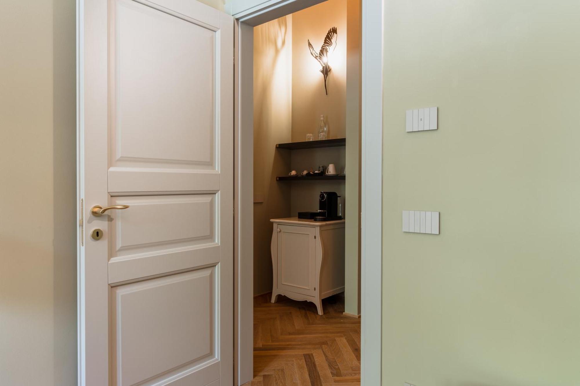 Pavillon Suite & Apartments Пескиера дел Гарда Екстериор снимка
