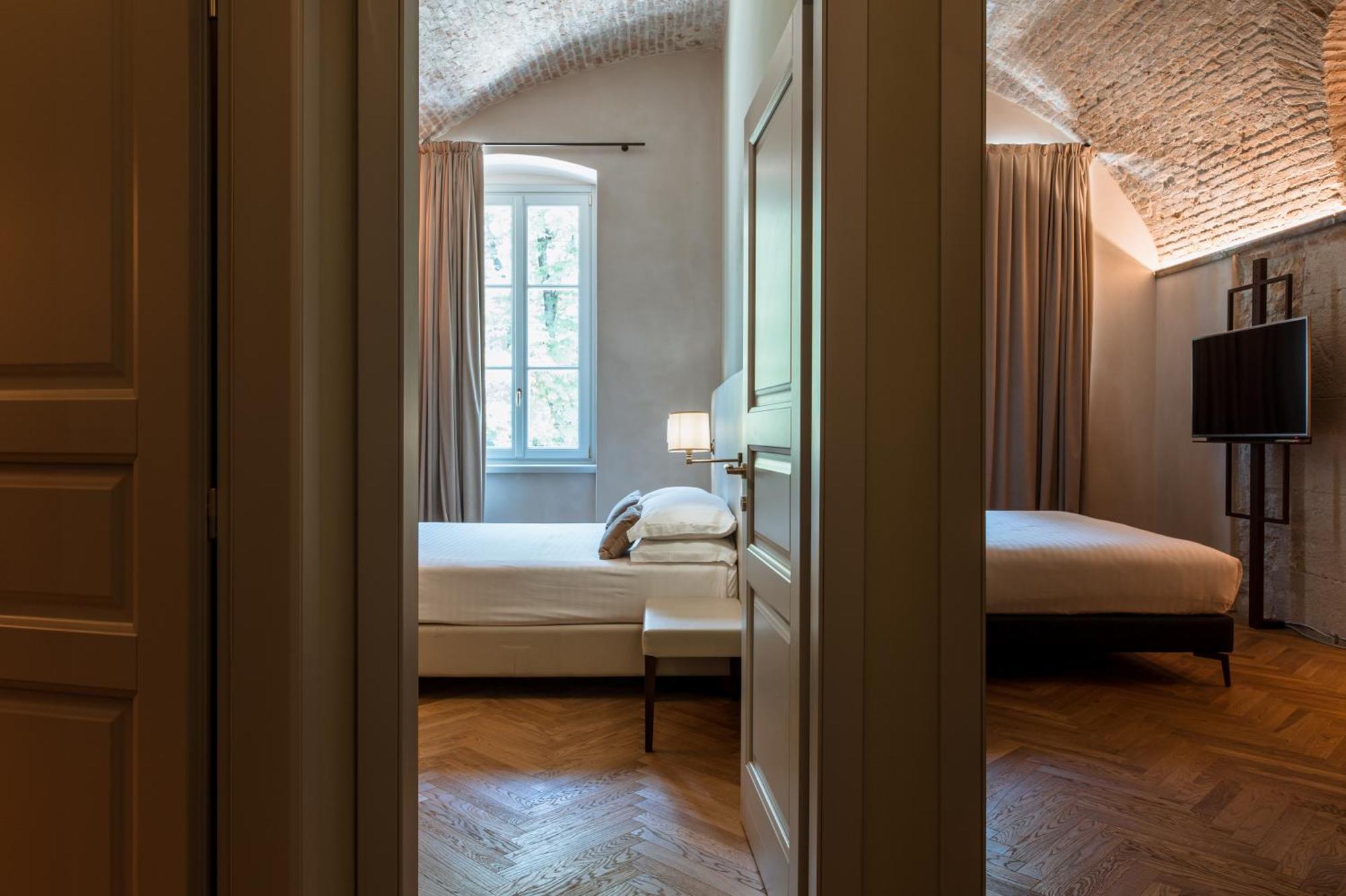Pavillon Suite & Apartments Пескиера дел Гарда Екстериор снимка