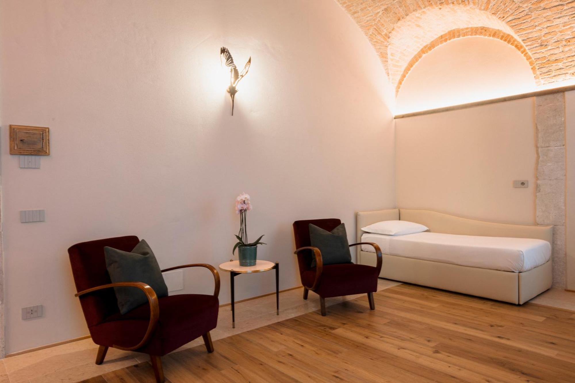 Pavillon Suite & Apartments Пескиера дел Гарда Екстериор снимка